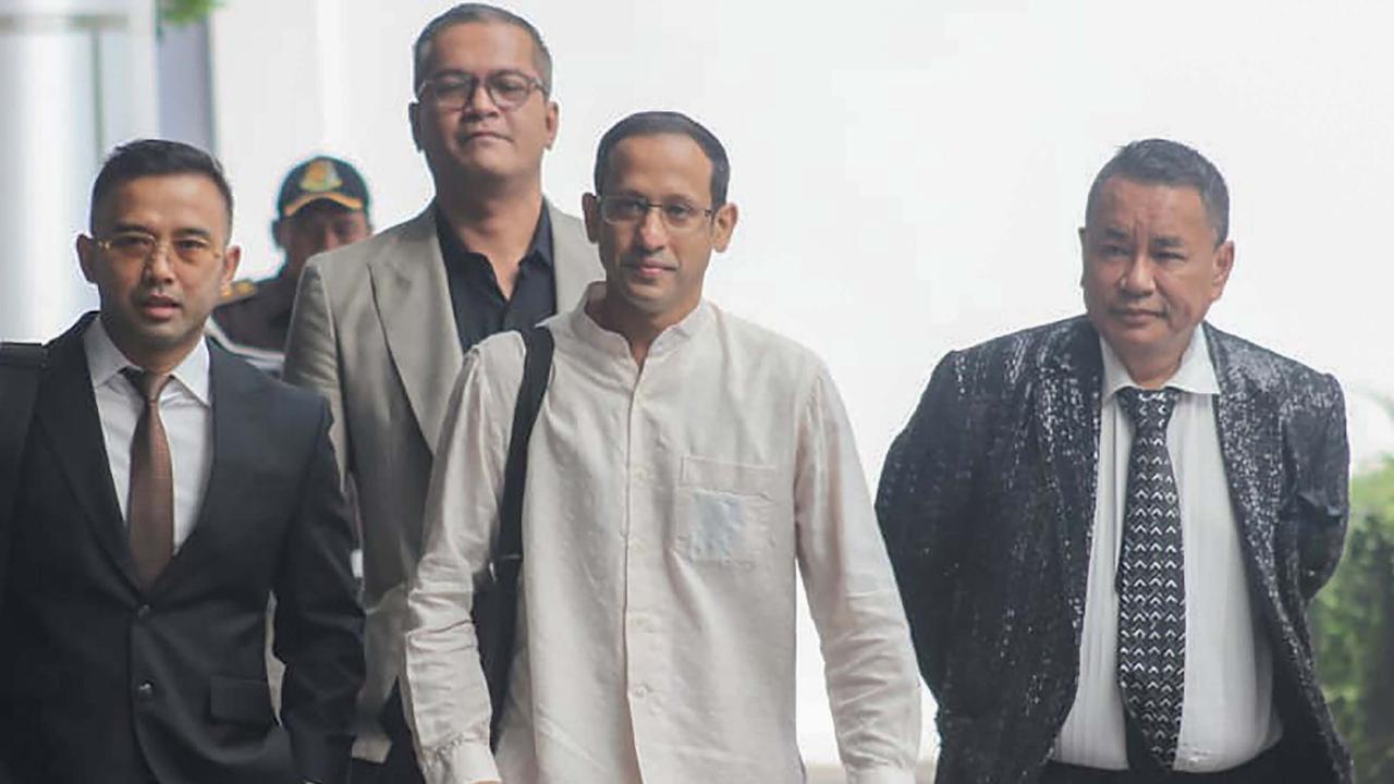 Nadiem Dalam Bidikan Kejagung dan KPK
