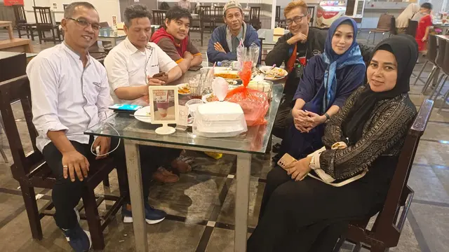 Diana Limbong berbagi kepada kaum Dhuafa