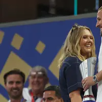 Foto: Harry Kane Temui Istri dan Keluarganya setelah Tampil Mengagumkan Bersama Inggris di Piala Dunia 2026