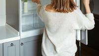 7 Kesalahan Menyimpan Bahan Makanan yang Membuat Kulkas Cepat Bau, Jangan Sepelekan
