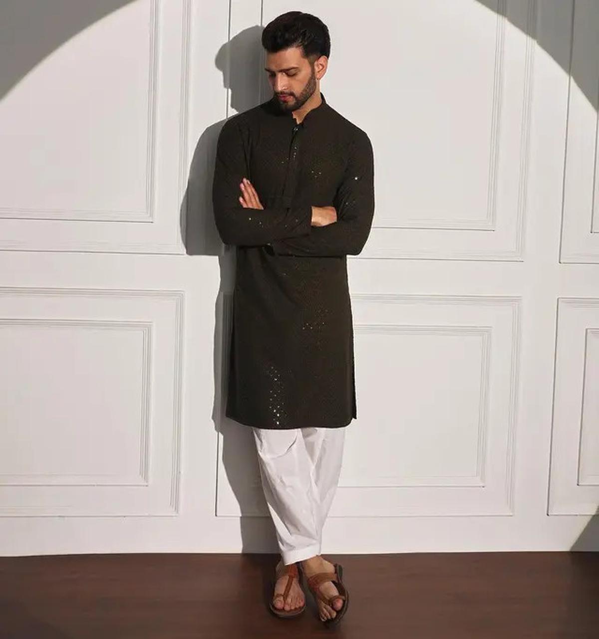 8 Model Baju Lebaran untuk Pria, Inspirasi Ganteng saat Lebaran 2025