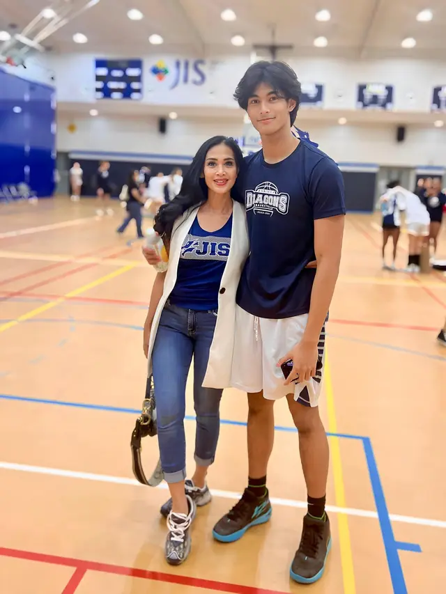 7 Potret Terbaru Marco Putra Diah Permatasari yang Punya Tinggi 197 Cm