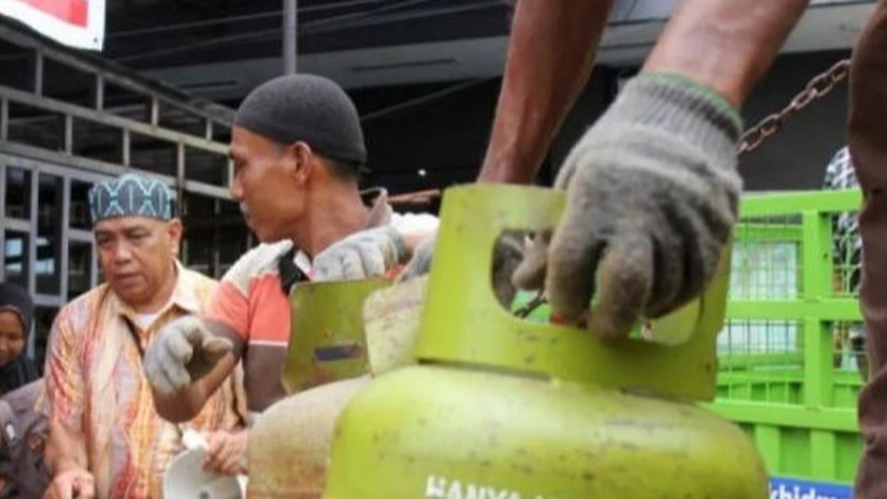 Disperindag Pekanbaru Usul Pangkalan Elpiji Khusus UMKM: Solusi Atasi Kelangkaan Gas?