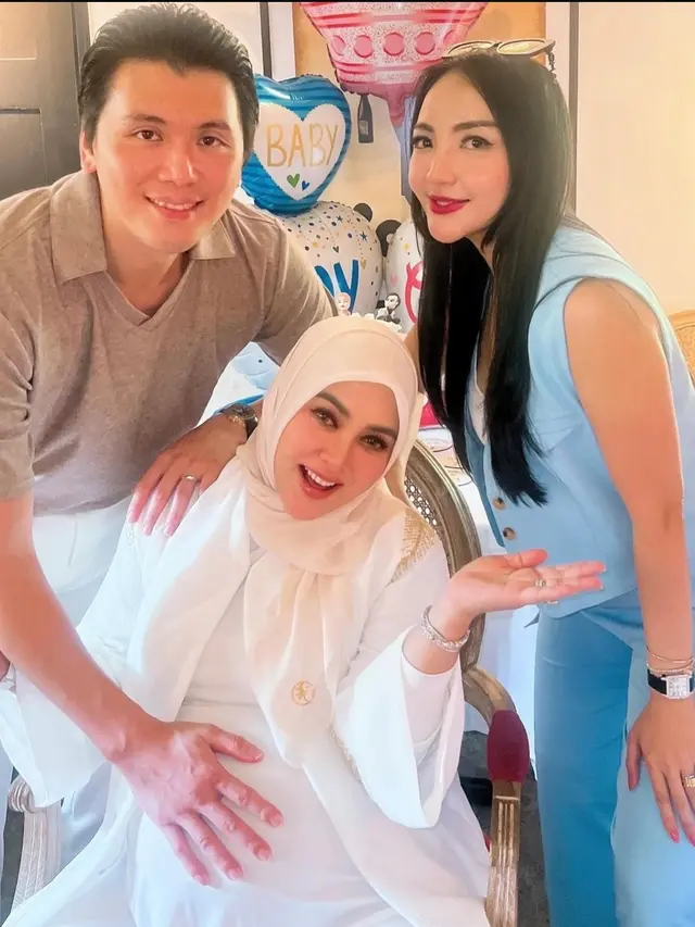 Baby Shower Syahrini
