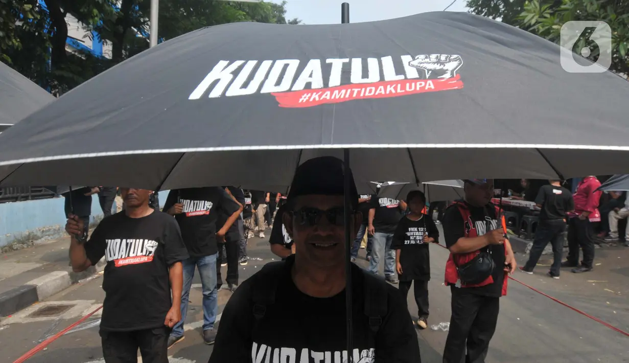 Hingga kini, peristiwa tersebut masih mengisakan ingatan kelam bagi korban, keluarga korban serta saksi mata ketika kerusuhan tersebut terjadi. (merdeka.com/Imam Buhori)