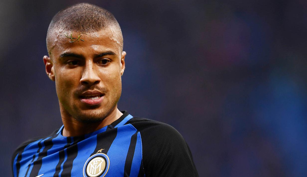 3. Rafinha Alcantara (Inter Milan) - Gelandang asal Spanyol ini tak mendapat tempat di skuat utama Barcelona. Skill nya yang memang diatas rata-rata membuatnya menjadi andalan di lini tengah Nerazzurri musim ini. (AFP/Marco Bertorello)