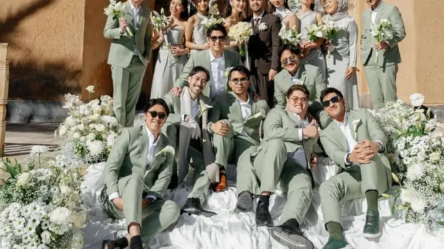 Yuki Kato bersama Bridesmaid lainnya di Pernikahan Sahabat di Maroko. [@fcgweddings]