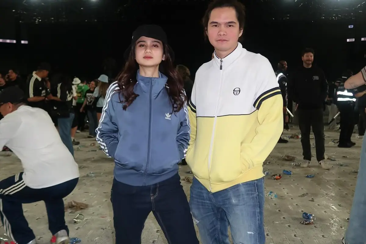 Gaya Kompak Tissa Biani dan Dul Jaelani Saat Nonton Konser Oasis, Nostalgia 2000-an dalam Track Jacket dan Jeans Kasual