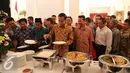 Presiden Joko Widodo mengundang perwakilan pedagang dari sejumlah pasar di Jakarta di Istana Negara, Jakarta, Kamis (3/9/2015). Jokowi dan pedagang makan siang bersama di Istana (Liputan6.com/Faizal Fanani) 