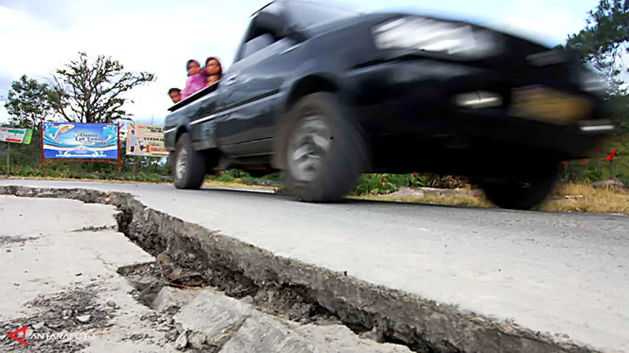gempa-malang-130708-b.jpg