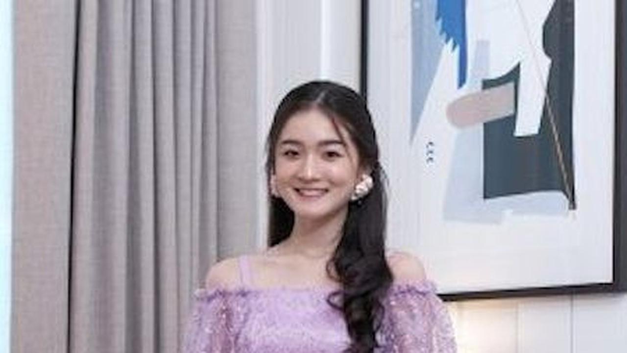 <b>Miss NOMI Gaun Spring</b>