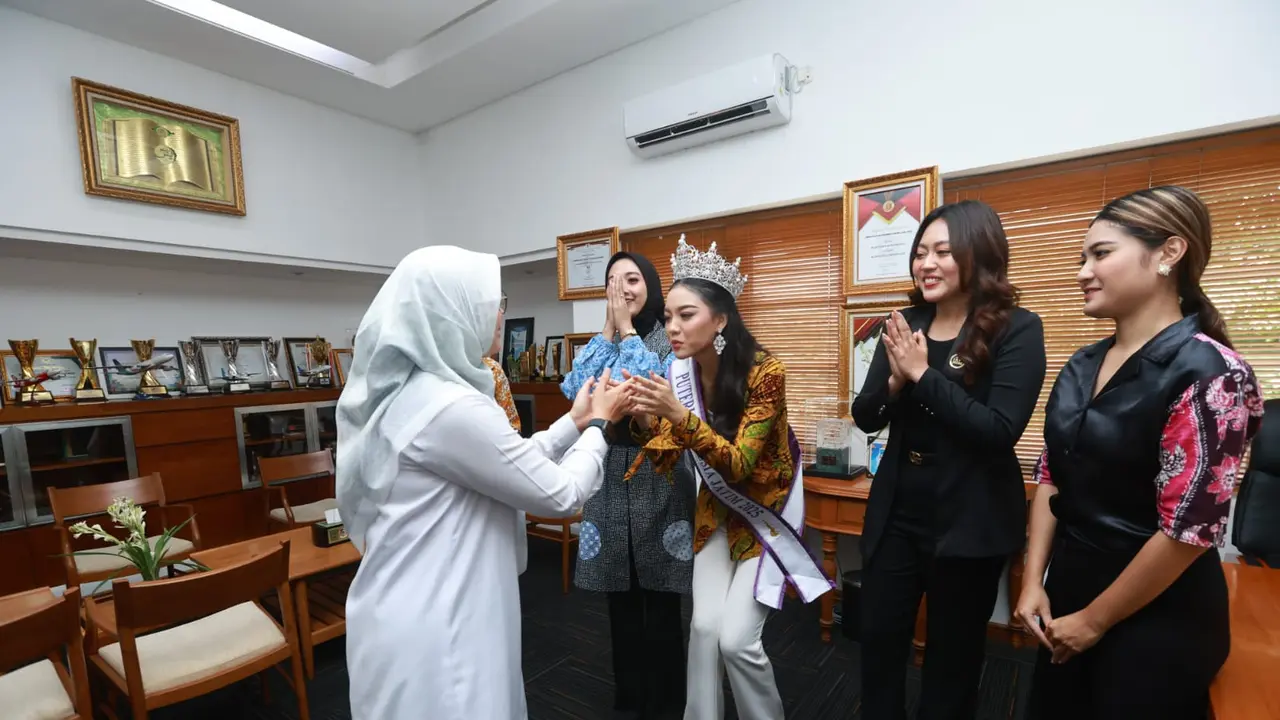 Firsta saat bertemu Bupati Ipuk di Kantor Pemkab Banyuwangi awal Maret 2025 lalu (Istimewa)