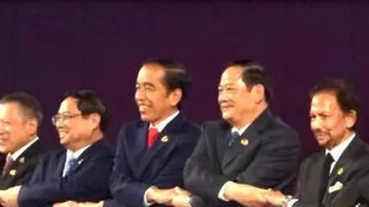 Kocaknya Pemimpin Negara ASEAN Joget Dangdut Saat Gala Dinner, PM Timor Leste Paling Heboh