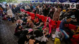 Area antre untuk pemotor di Pelabuhan Ciwandan masih minim fasilitas. (Liputan6.com/Angga Yuniar)