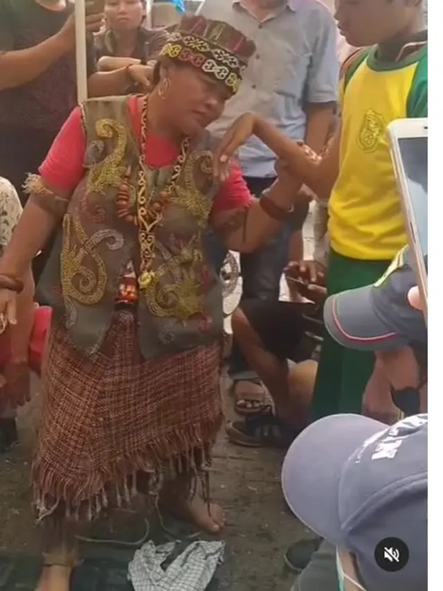 5 Fakta Ibu Ida Dayak, Viral Karena Pengobatan Alternatif Hingga Bikin Macet Jalan