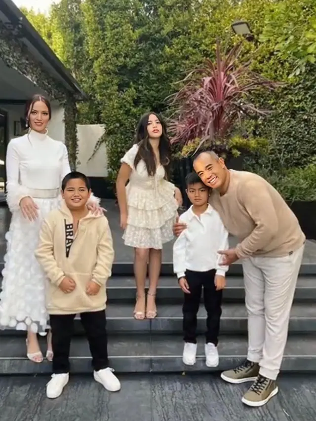 6 Potret Nia Ramadhani dan Mikhayla Selama Liburan di Amerika, Kumpul Keluarga Besar