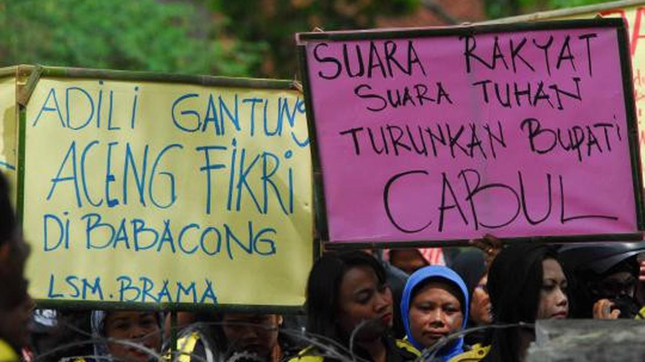 Massa GMBI minta Aceng segera turun dari jabatannya