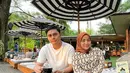 Pengusaha sukses asal Tangerang tersebut telah empat tahun membina rumah tangga dengan Fadel Islami. Dari pernikahan, belum dikaruniai momongan. [Instagram/muzdalifah999]