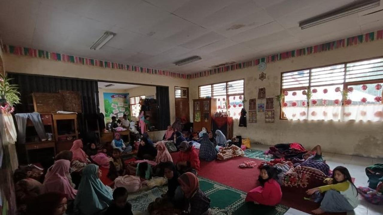 Ribuan Warga Agam Mengungsi Akibat Bencana Tanah Longsor dan Banjir Bandang