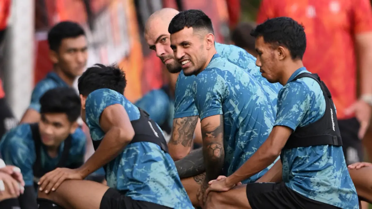 Latihan Borneo FC Samarinda di tengah jeda kompetisi BRI Liga 1 2023/2024.