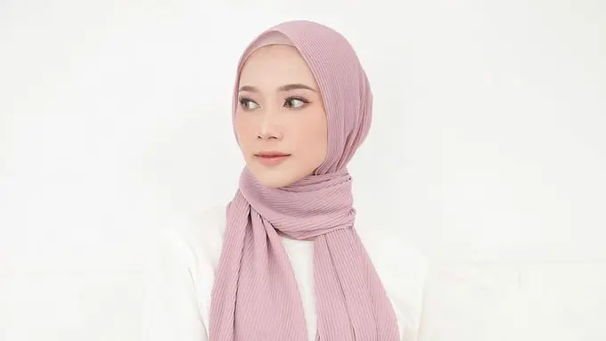 5 Tips Merawat Hijab Plisket agar Lipatannya Tahan Lama