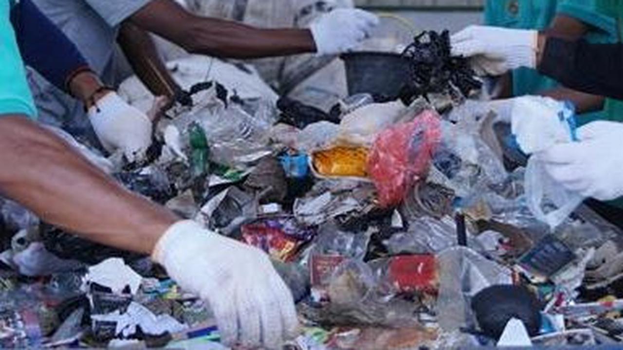 Ajak Masyarakat Tepi Sungai Citarum Kelola Sampah, Kolabs Yayasan Bening Saguling & BRI Peduli
