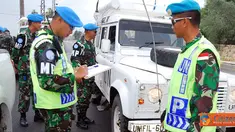 Citizen6, Lebanon: Operasi yang dilaksanakan dalam waktu satu jam ini, telah terjaring 8 kendaraan dengan 16 penumpang dan ditemukan 1 kendaraan yang di UTIR atau ditilang. (Pengirim: Badarudin Bakri)
