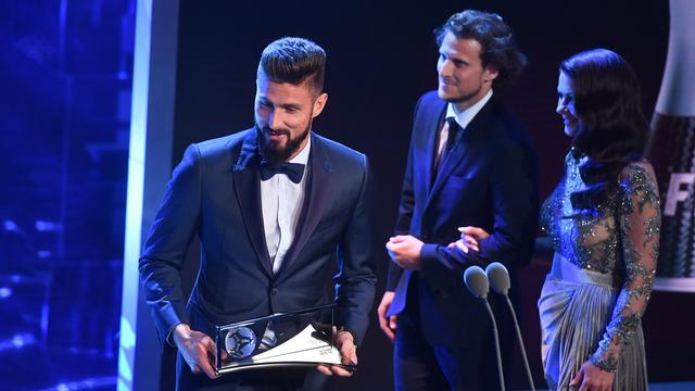 Olivier Giroud Raih Penghargaan Gol Terbaik FIFA 2017