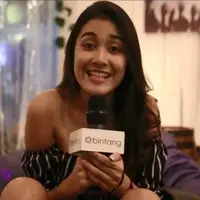 Aktris cantik dan pemenang GADIS  Sampul 2010, Andania Suri ternyata menyukai jenis musik EDM. Terlebih, musik EDM mampu mengusir rasa kantuk Andania saat ingin berangkat kuliah.