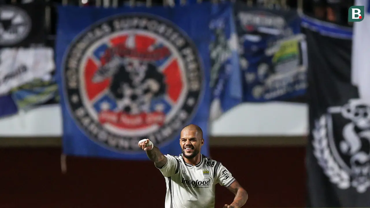 Foto: David da Silva Unjuk Gigi, Persib Bandung Menang Lagi di BRI Liga 1
