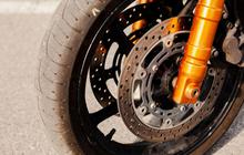 Cara Mudah Menghilangkan Kotoran yang Menumpuk pada Rem Motor