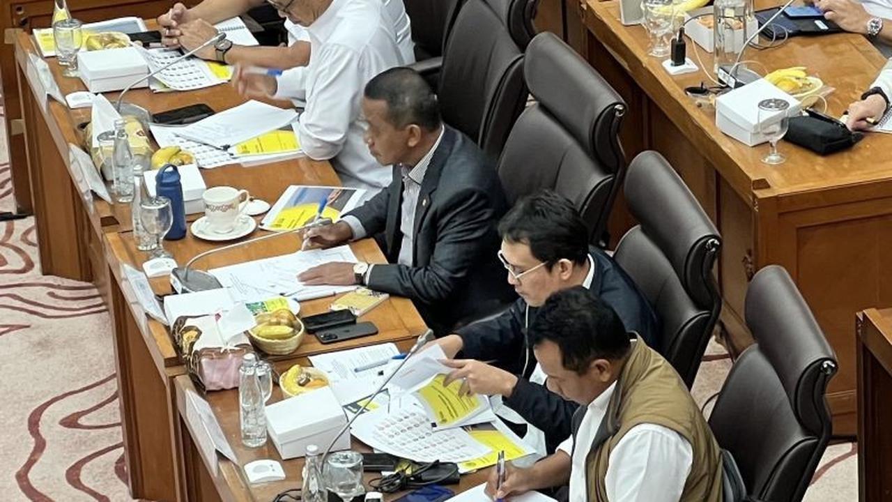 Bahlil Perintahkan BPH Migas Tambah Kuota BBM Subsidi Permanen untuk Papua