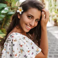 ilustrasi perempuan bahagia/photo created by lookstudio - www.freepik.com