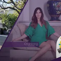 Ajak jalan-jalan ke Walt Disney, Nia tampil kompak dengan suami dan anak-anaknya