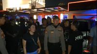 Sebanyak 28 orang terjaring razia oleh Ditresnarkoba Polda Lampung di sejumlah tempat hiburan malam di Kota Bandar Lampung.  Foto : (Liputan6.com/Ardi).