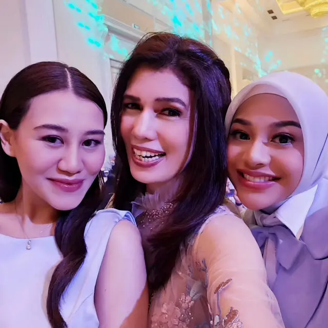 Adu Gaya Aurel Hermansyah dan Aaliyah Massaid, Tampil Serasi dalam Balutan Baby Blue di Acara Skincare Ashanty