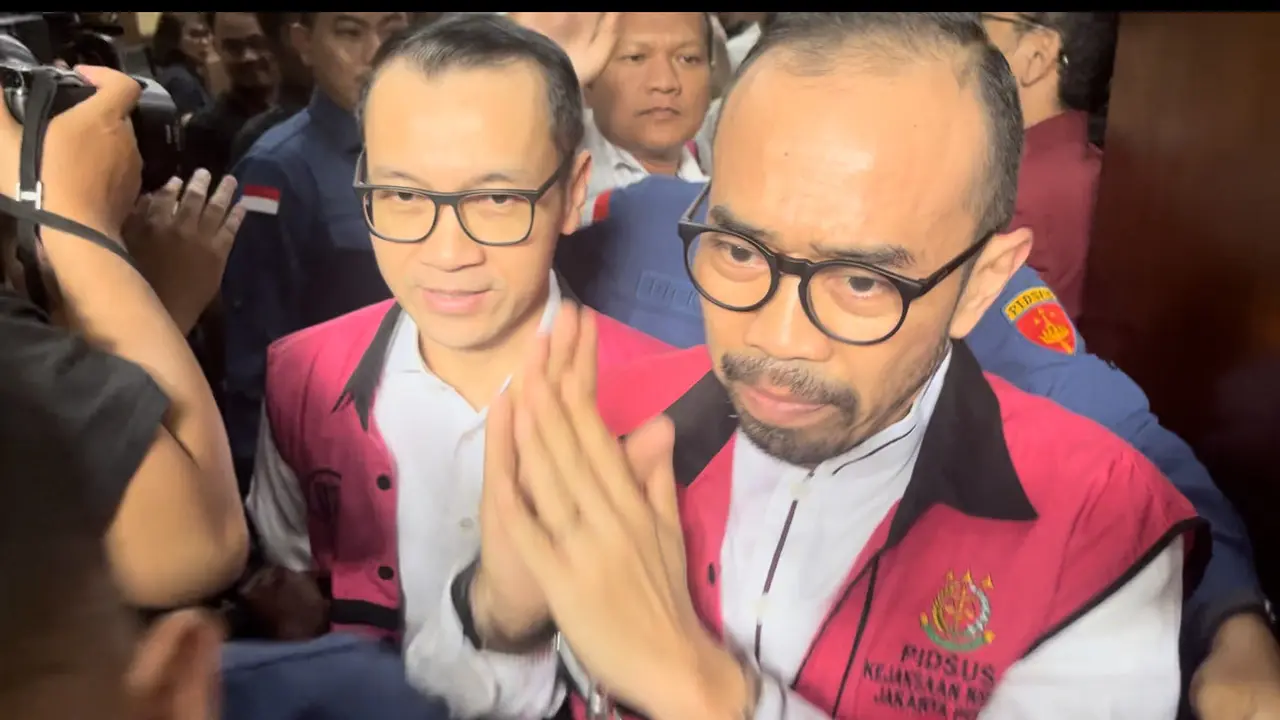 Riva Siahaan selaku Direktur Utama Pertamina Patra Niaga Menangis Haru Jelang Sidang Vonis