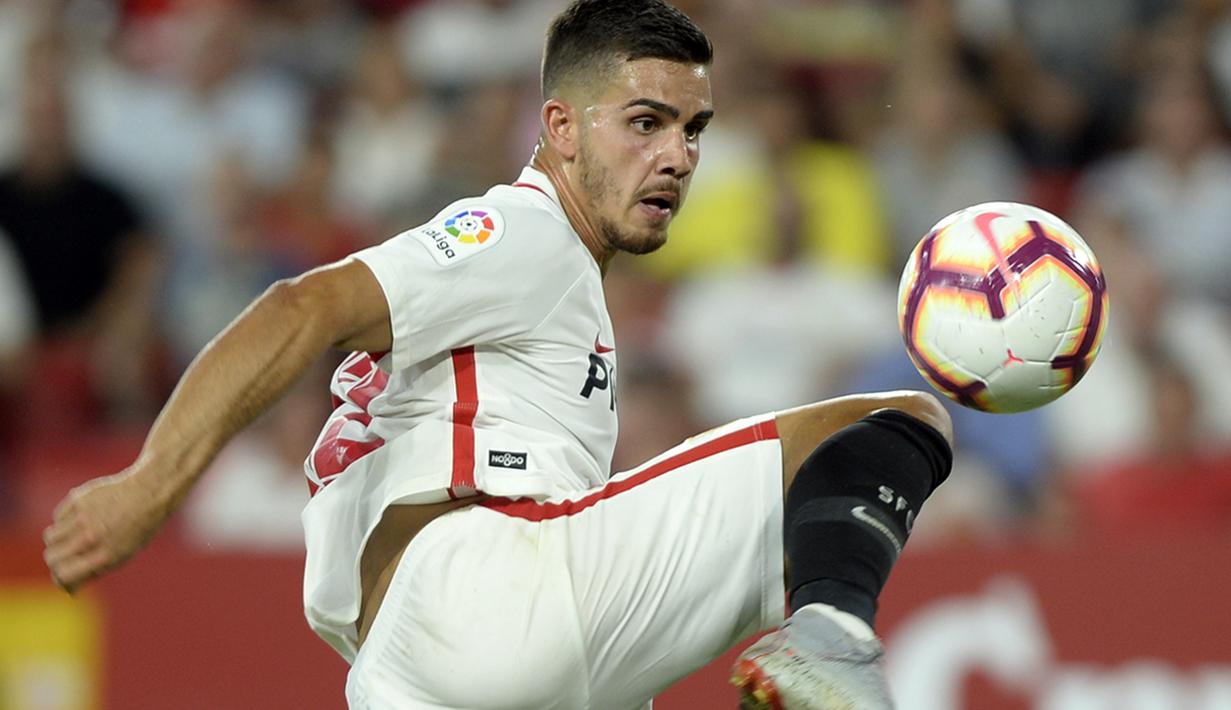 7. Andre Silva (Sevilla) - 8 gol (AFP/Cristina Quicler)