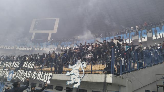 Bobotoh padati Gelora Bandung Lautan Api jelang Persija Jakarta vs Persib Bandung di BRI Super League 2025/2026