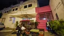 Tampilan dari luar restoran Interno yang berada didalam penjara San Diego di Cartagena, Kolombia (24/8). Dengan adanya restoran ini narapidana wanita menerima pelatihan agar setelah bebas bisa diterima kembali oleh masyarakat. (AFP Photo/Raul Arboleda)