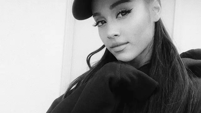 [Bintang] Ariana Grande