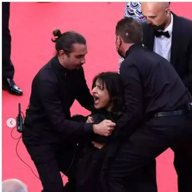 Aksi Wanita Bugil di Festival Film Cannes, Protes Kekerasan Seksual dan Perang di Ukraina