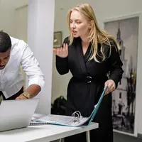 Ilustrasi seoramg wanita yang stres akibat tekanan kerja (pexels.com/yankrukov).