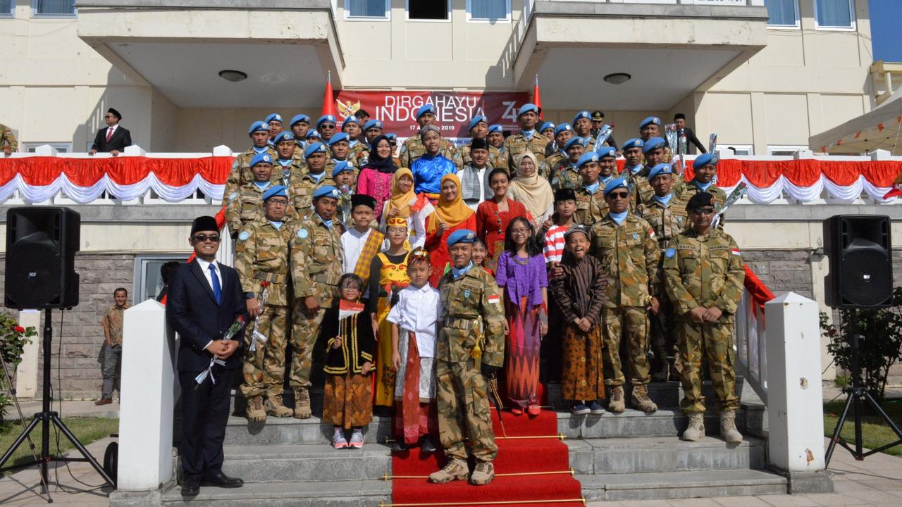 Anak-anak WNI menyambut kedatangan Pasukan Garuda XXVIII-K UNIFIL di KBRI Ankara, Turki (Liputan6.com/KBRI Ankara)