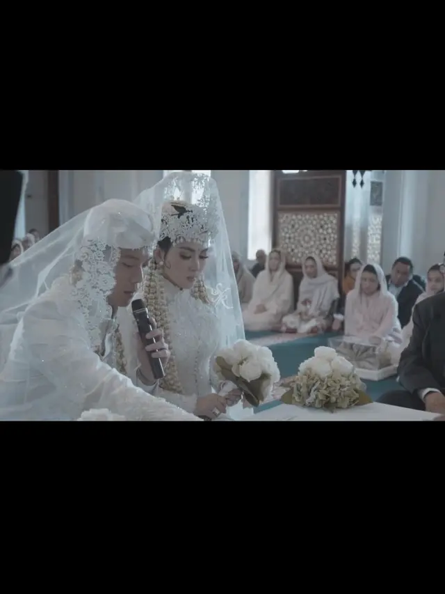 Anniversary Reino Barack dan Syahrini