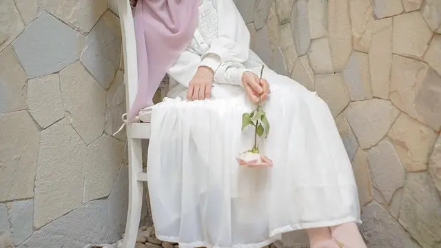 Gaya Laudya Cynthia Bella Bisa Jadi Inspirasi Pakaian Lebaran 2022. (Foto: Instagram @laudyacynthiabella)