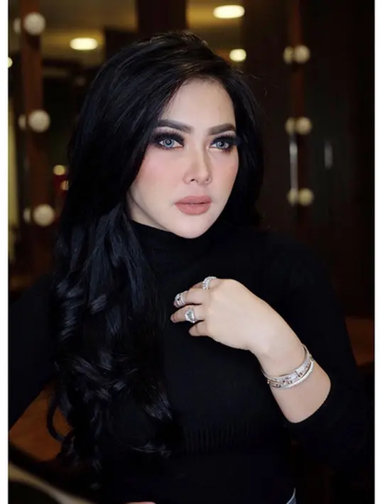 Syahrini : foto : Instagram/princessyahrini