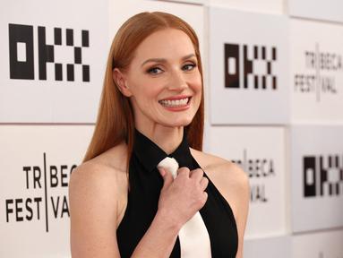 Aktris Jessica Chastain menghadiri pemutaran perdana film The Forgiven pada Festival Film Tribeca 2022 di BMCC Tribeca PAC, New York City, Amerika Serikat, 14 Juni 2022. Jessica Chastain terlihat berseri-seri saat menghadiri pemutaran perdana film The Forgiven pada Festival Film Tribeca 2022. (Dia Dipasupil/Getty Images for Tribeca Festival/AFP)