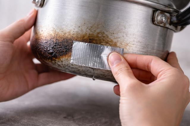 Cara Menambal Dandang Bocor dengan Lakban Stainless Steel