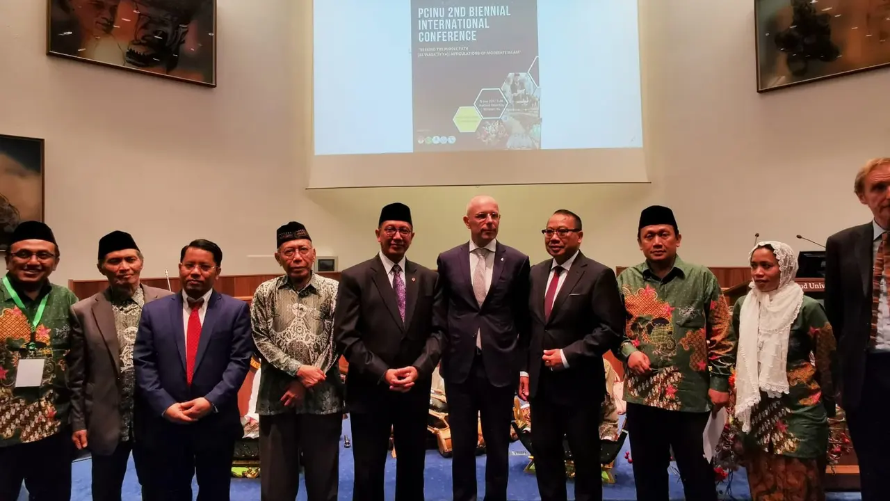 Menteri Agama RI Lukman Saifuddin (kelima dari kiri) dalam Konferensi Internasional Kedua mengenai Islam Moderat di Belanda. (kredit: KBRI Den Haag)